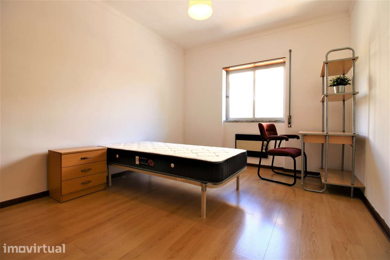 Apartamento T3 mais Sótão no Vale das Flores - Grande imagem: 4/12