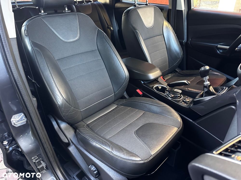 Ford Kuga 2.0 TDCi 4x4 Titanium - 29
