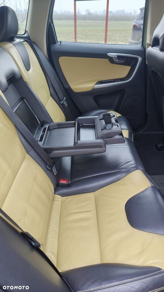 Volvo XC 60 2.4D Summum - 18