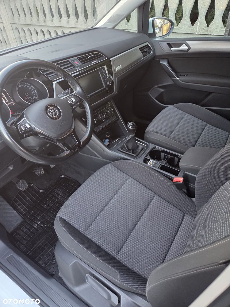 Volkswagen Touran - 6