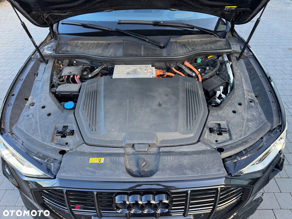 Audi e-tron S Quattro - 39