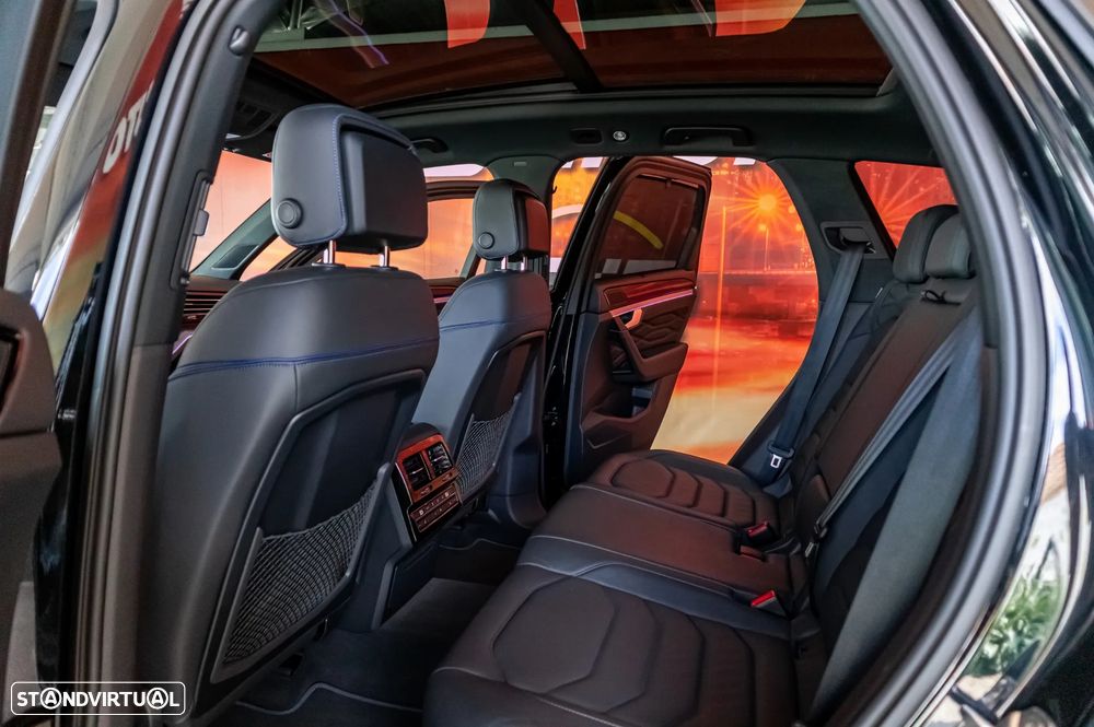 VW Touareg 3.0 TSI e-Hybrid R - 29