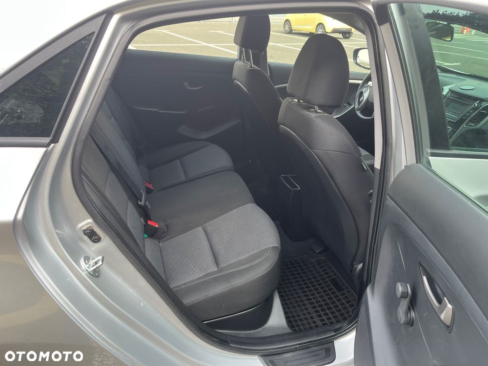 Hyundai i30 1.4 Classic + - 11