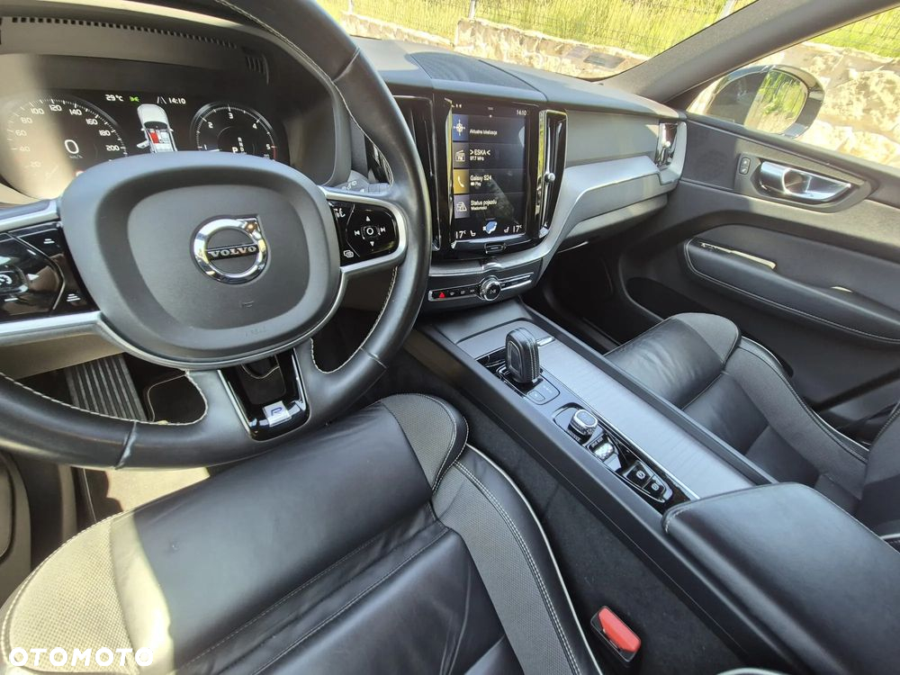 Volvo XC 60 B4 B R-Design - 12