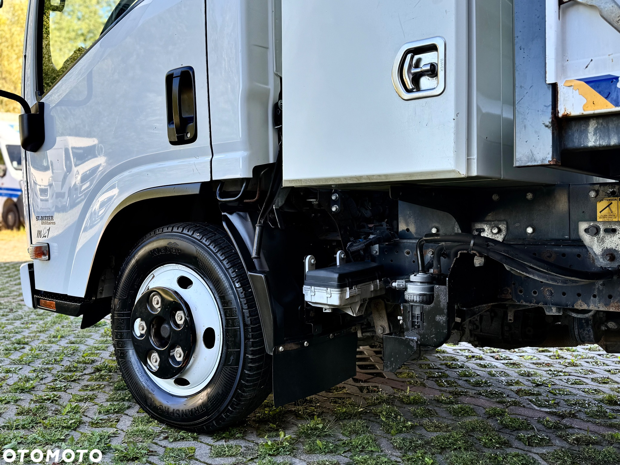 Isuzu N1R - 16