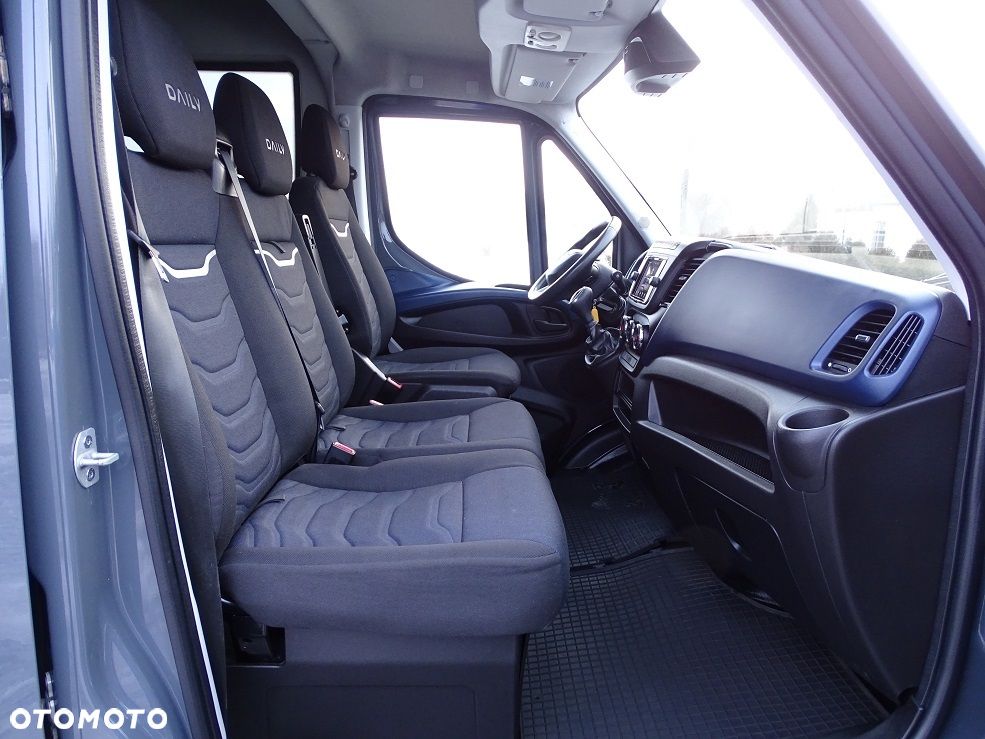 Iveco Daily L4H3 35S18 3.0 180 Hi-MATIC Brygadówka DOKA 7 Osób BRUTTO!! UNIKAT!! JEDYNY TAKI!! JAK NOWY!! - 17