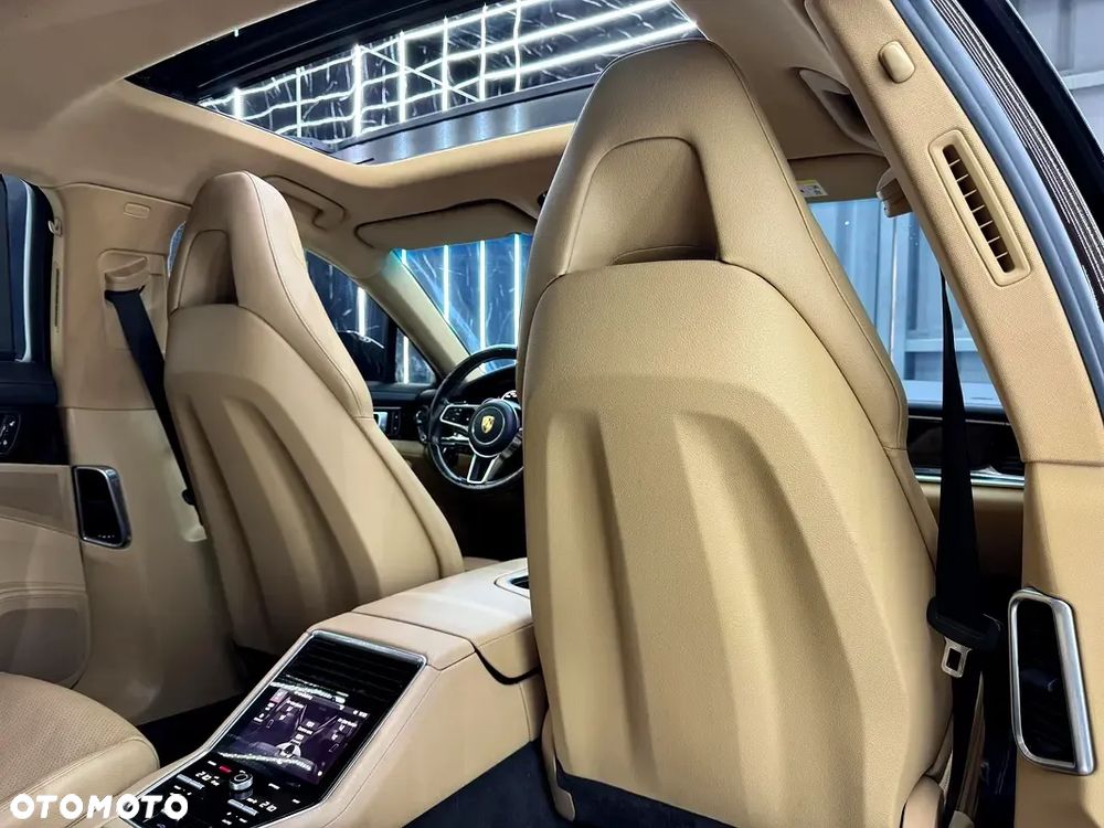 Porsche Panamera 4S GPF Executive - 12