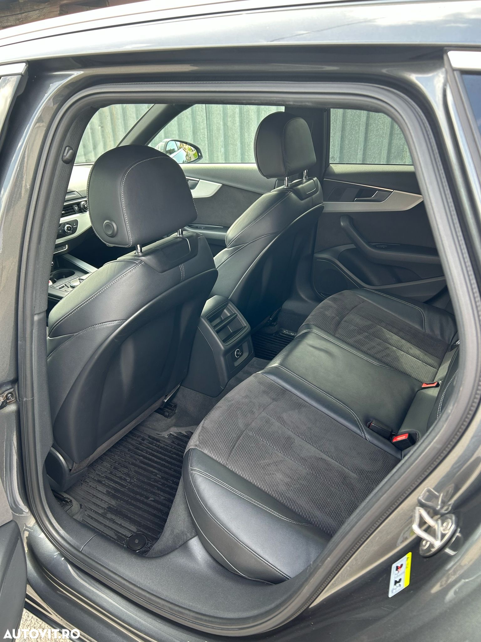 Audi A4 Avant 2.0 TDI S tronic Sport - 12