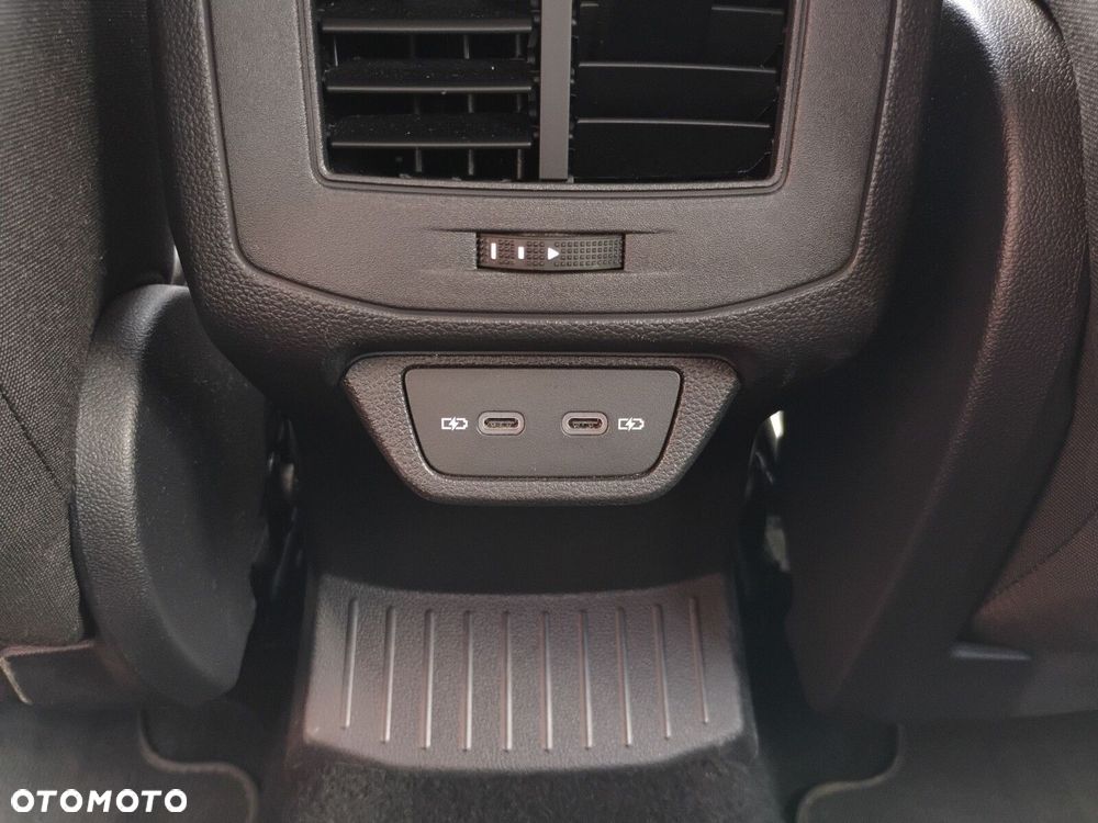 Volkswagen T-Roc - 31