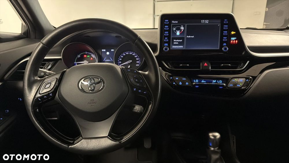 Toyota C-HR Flow - 13