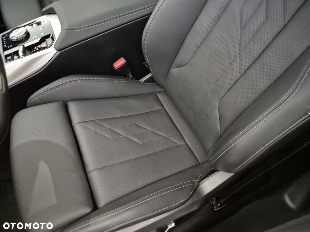 BMW X3 xDrive20 mHEV - 14
