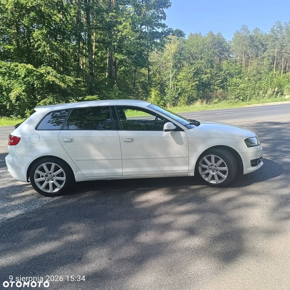 Audi A3 Sportback 1.6 TDI DPF Ambiente - 1