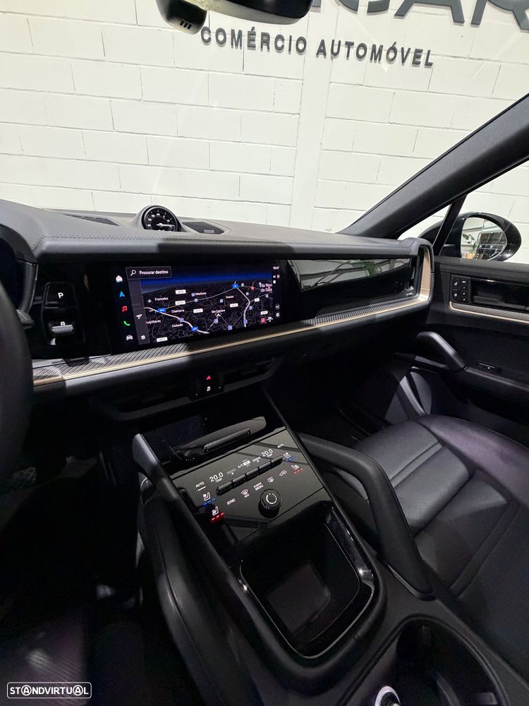 Porsche Cayenne Coupé E-Hybrid - 8