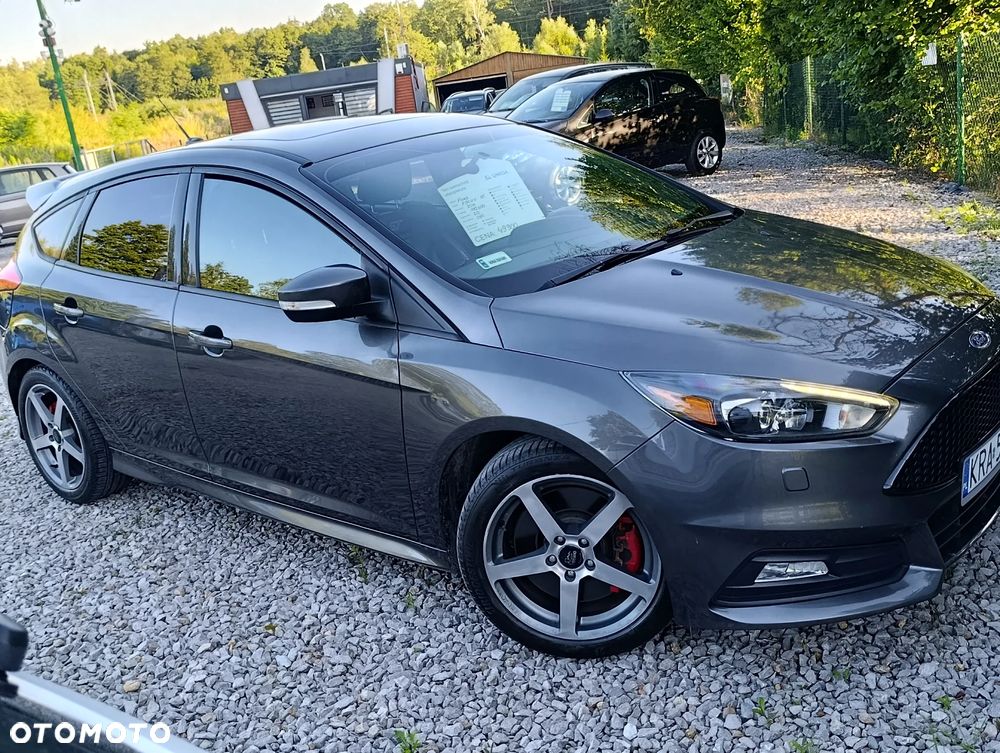 Ford Focus 2.0 EcoBoost ST - 12