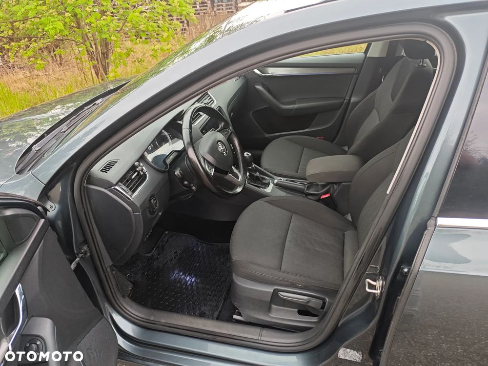 Skoda Octavia ver-2-0-tdi-edition-dsg - 6