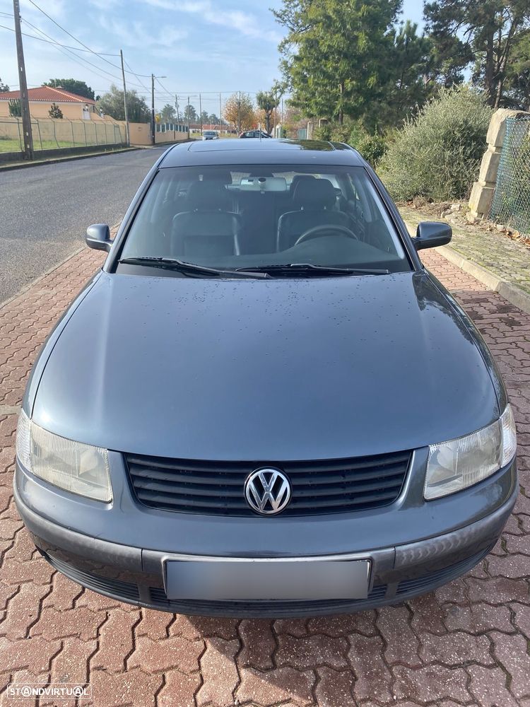 VW Passat 1.9 TDi Confortline - 3
