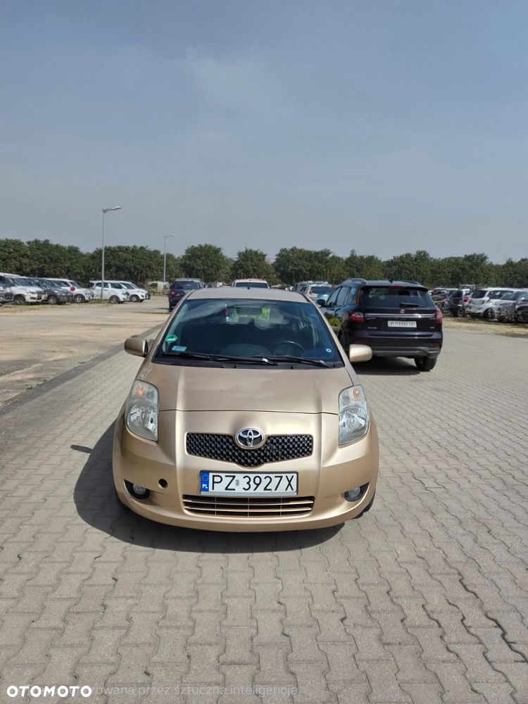 Toyota Yaris - 4