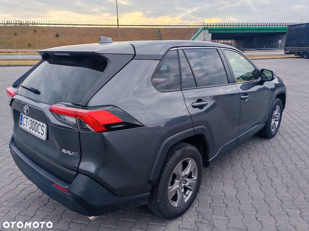 Toyota RAV4 - 6