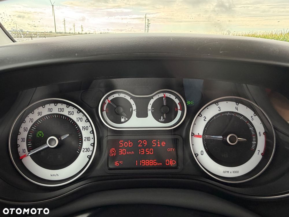 Fiat 500L 1.4 16V T-Jet Easy - 8