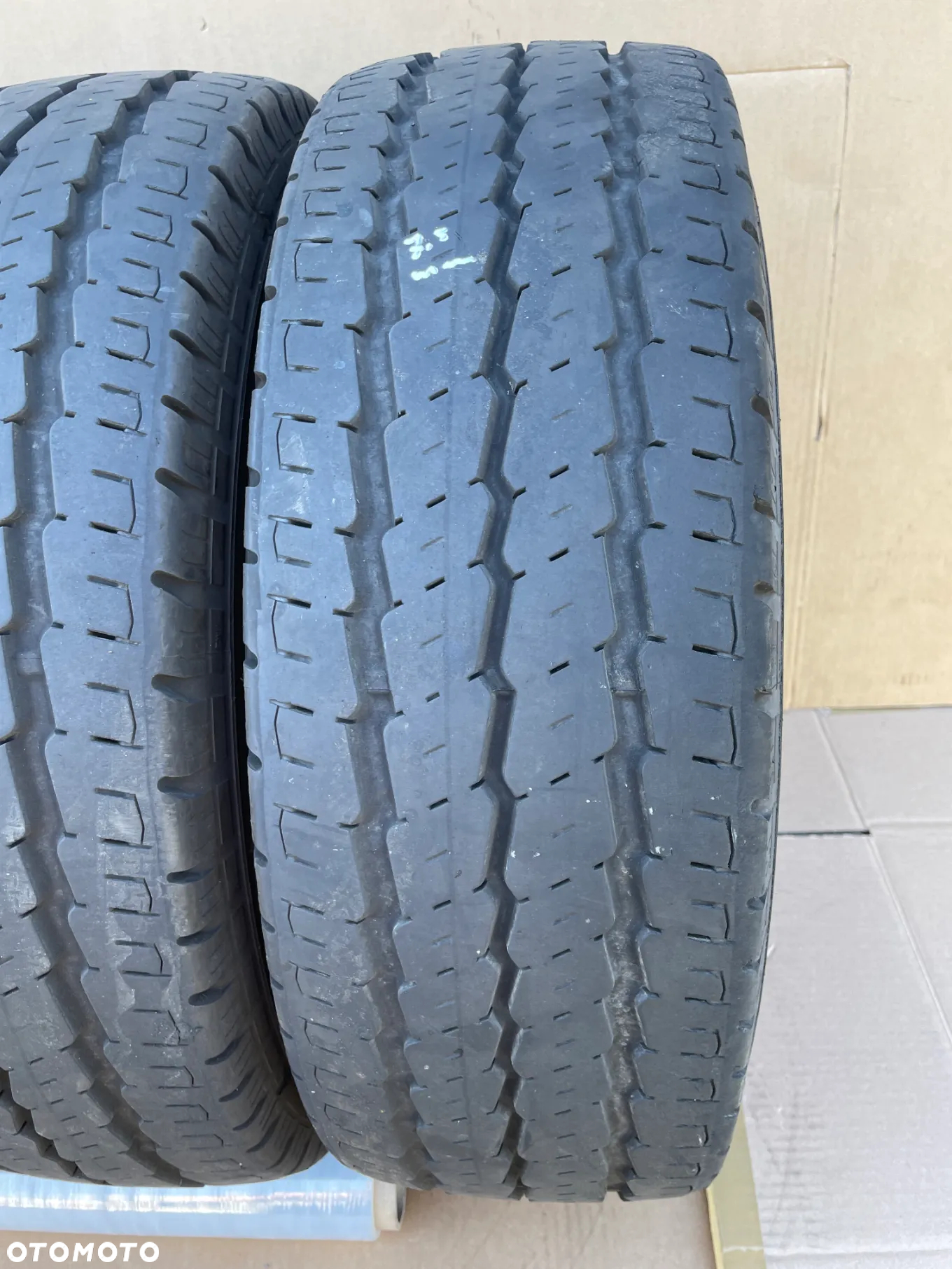 continental vanco camper 215/70 15c 2014 rok komplet 4 szt. 9 mm - 7