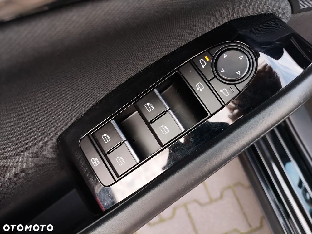 Mazda 3 2.0 mHEV Exclusive Line - 9