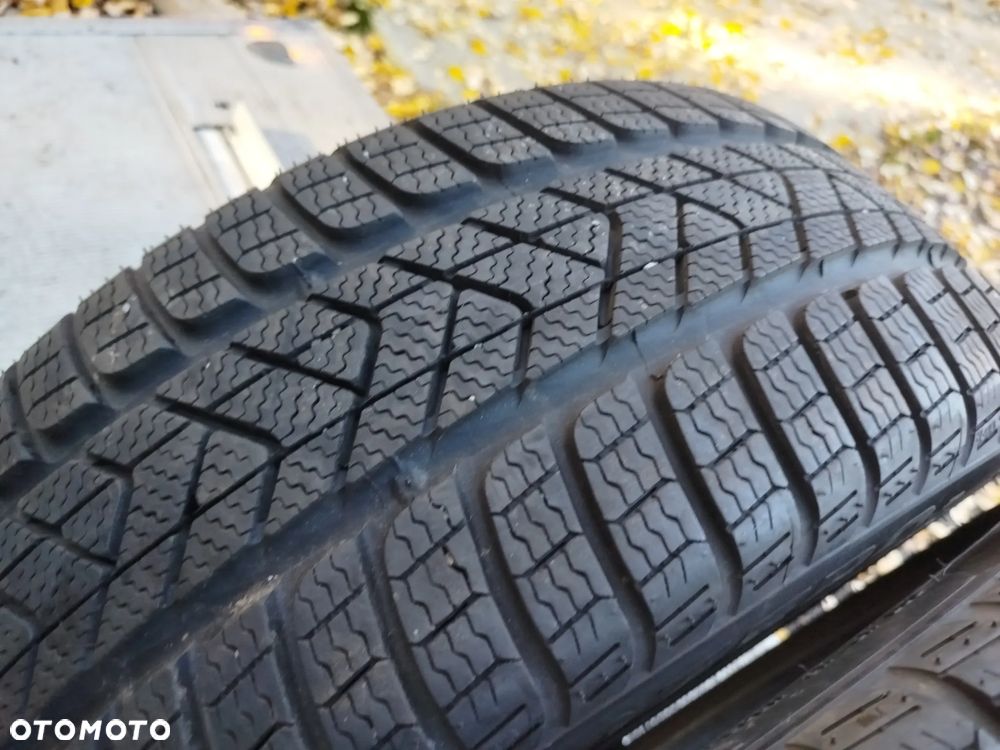 225/40R19 93H Pirelli Sottzero 3 2x99% bieżnika - 2