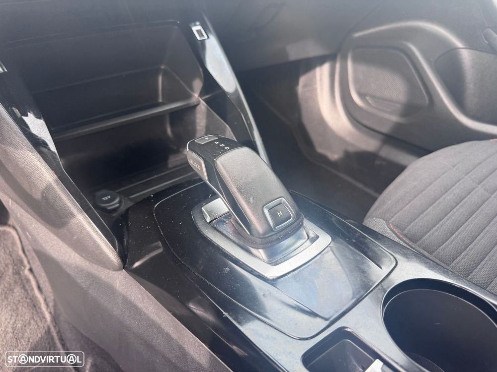 Peugeot 2008 1.2 PureTech Active Pack EAT8 - 12