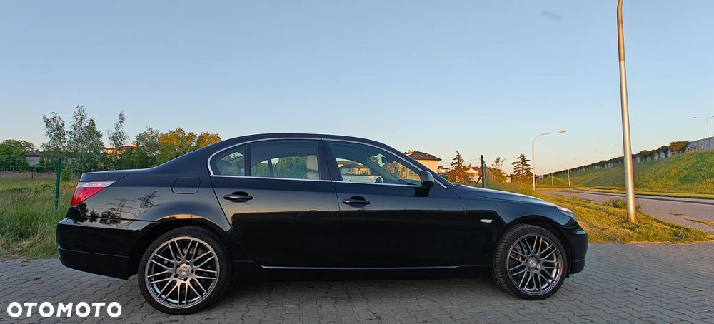 BMW Seria 5 530d xDrive - 13