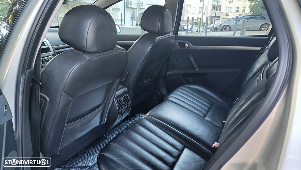 Peugeot 407 SW 2.2 HDi Executive - 7
