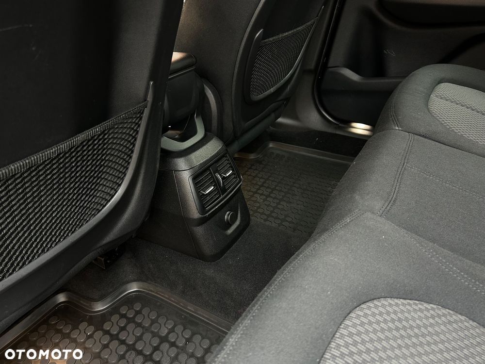 BMW Seria 2 218d Advantage sport - 20