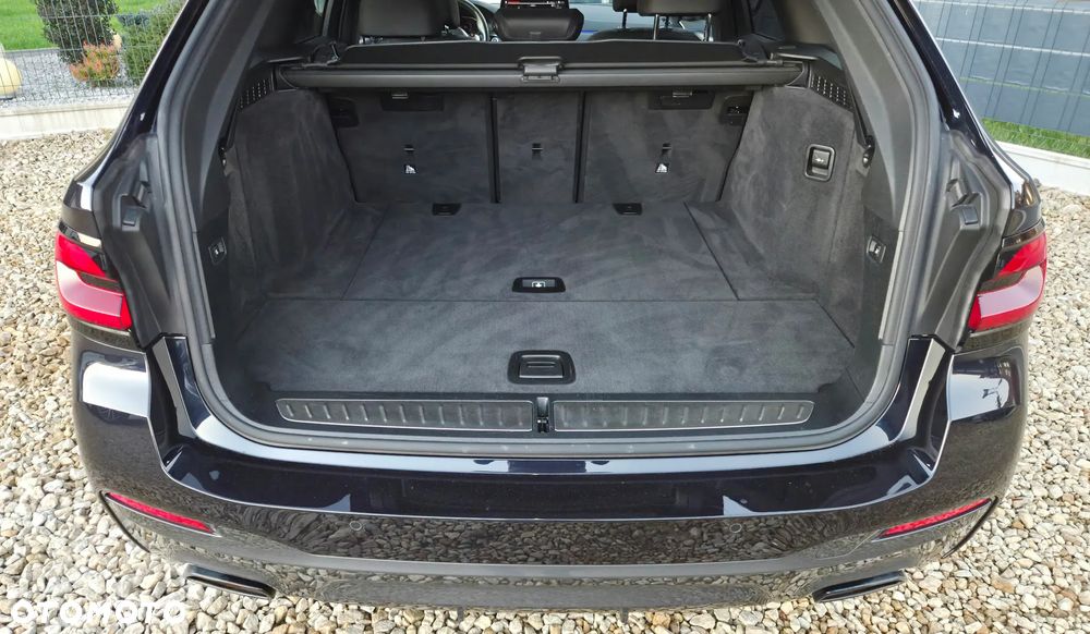 BMW Seria 5 520d xDrive Touring M Sport Edition - 32