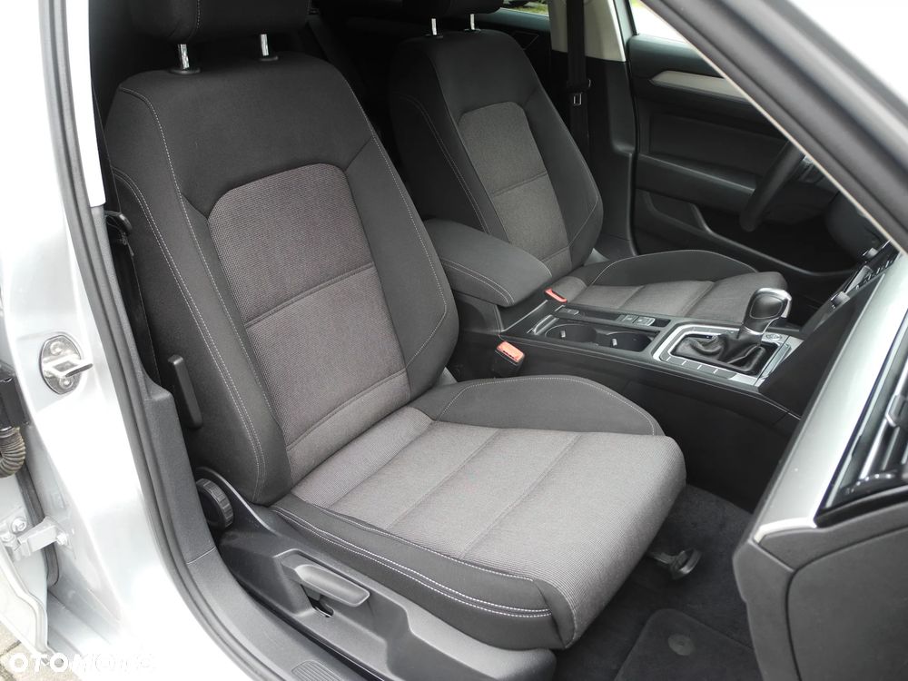 Volkswagen Passat - 18
