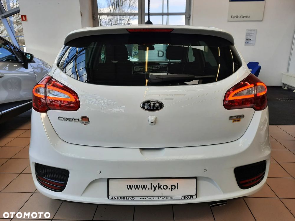 Kia Ceed - 9