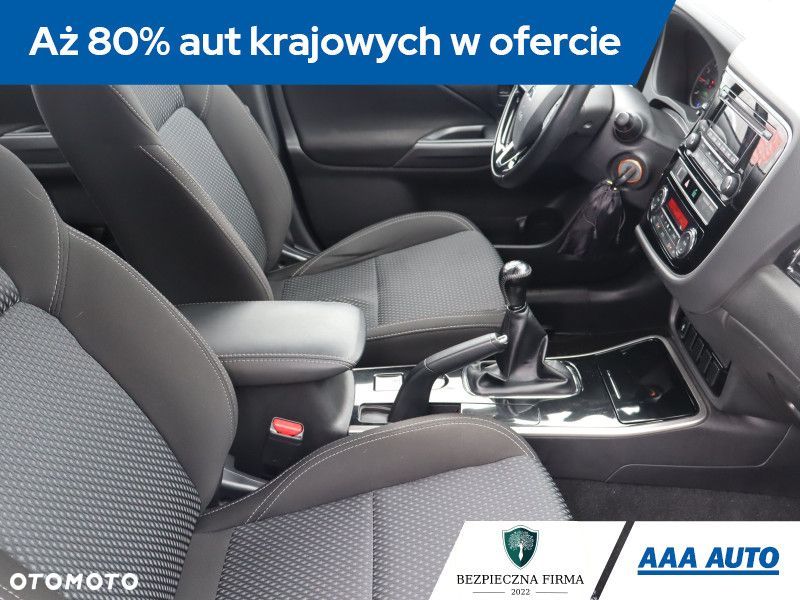 Mitsubishi Outlander - 11