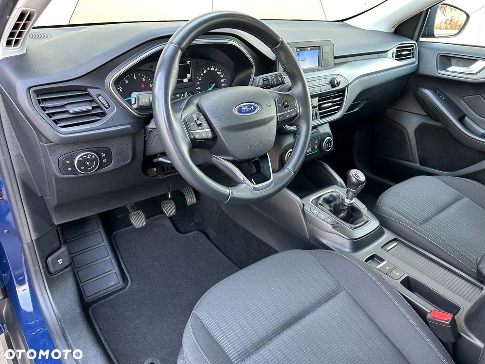Ford Focus 1.0 EcoBoost Trend - 19