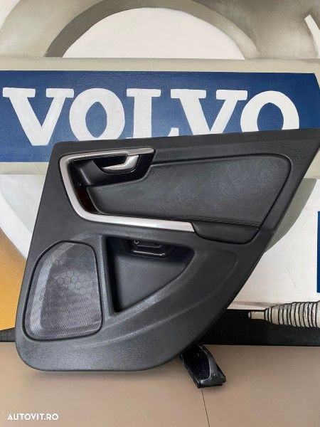 Fata de usa dreapta spate Volvo S60 8635883. 1302150, 8635880