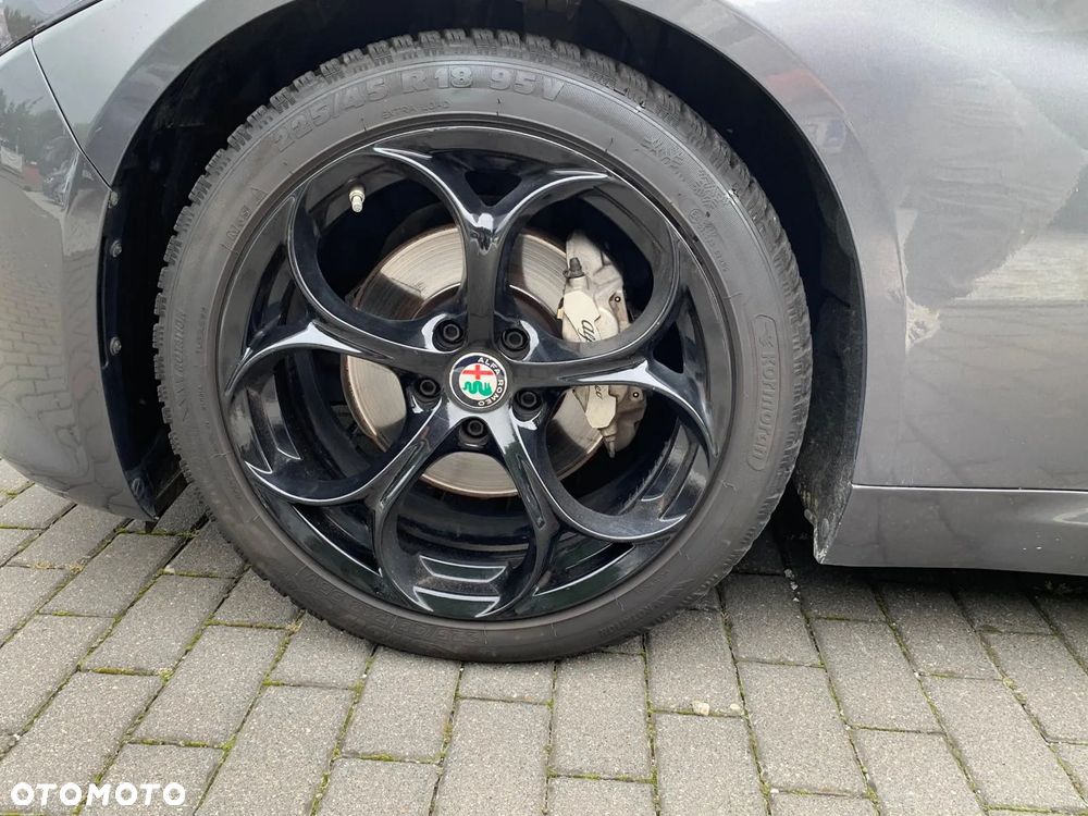 Alfa Romeo Giulia 2.2 D Turbo - 7