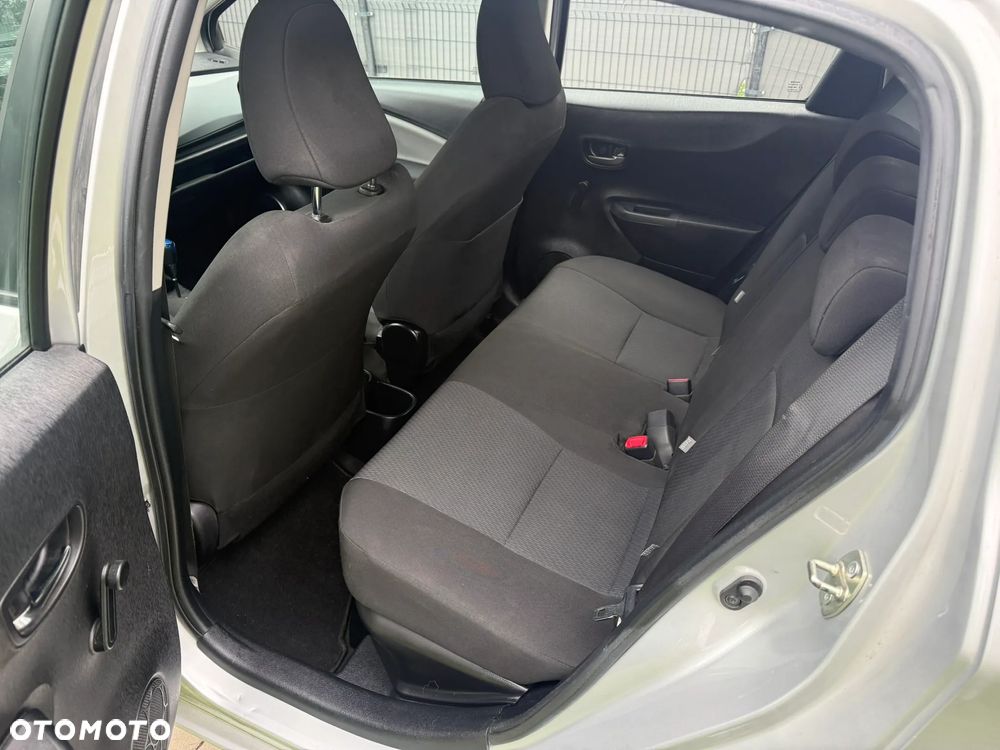 Toyota Yaris Hybrid 100 Premium - 9