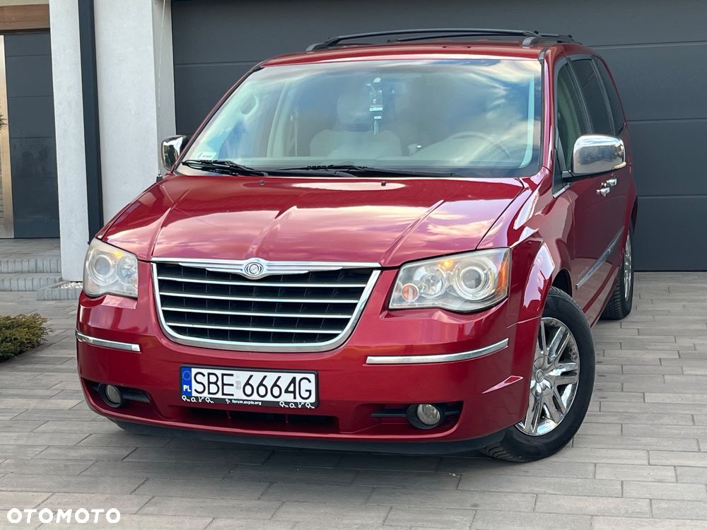 Chrysler Town & Country - 4