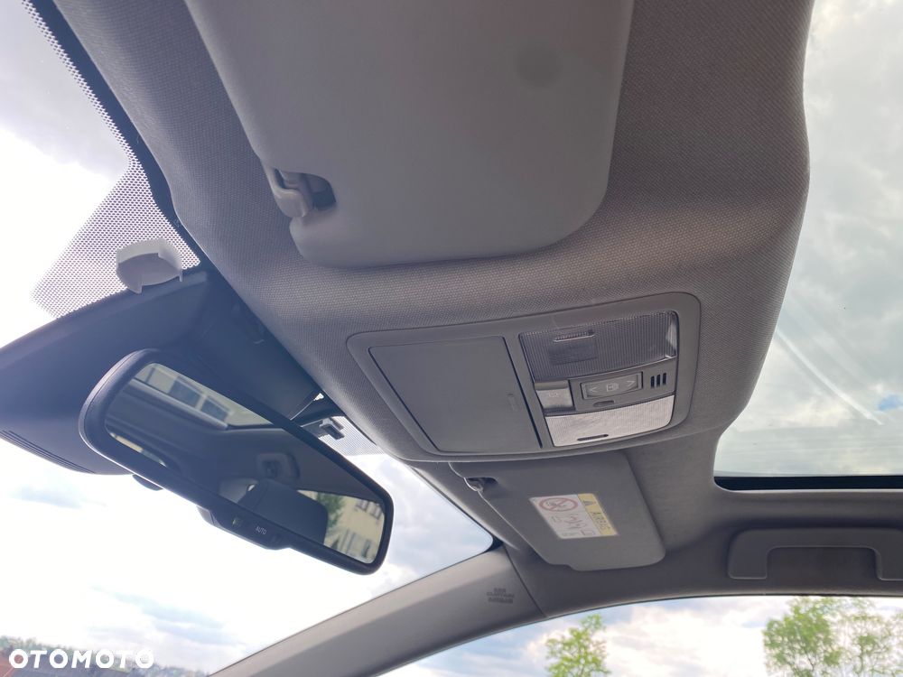 Toyota Auris 1.8 Executive - 24