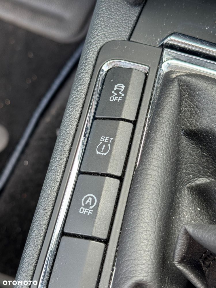 Skoda Superb 2.0 TDI Elegance - 24