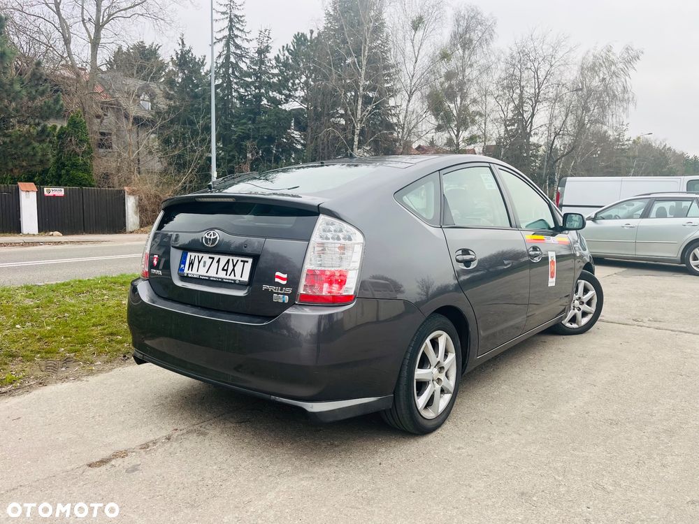 Toyota Prius - 3