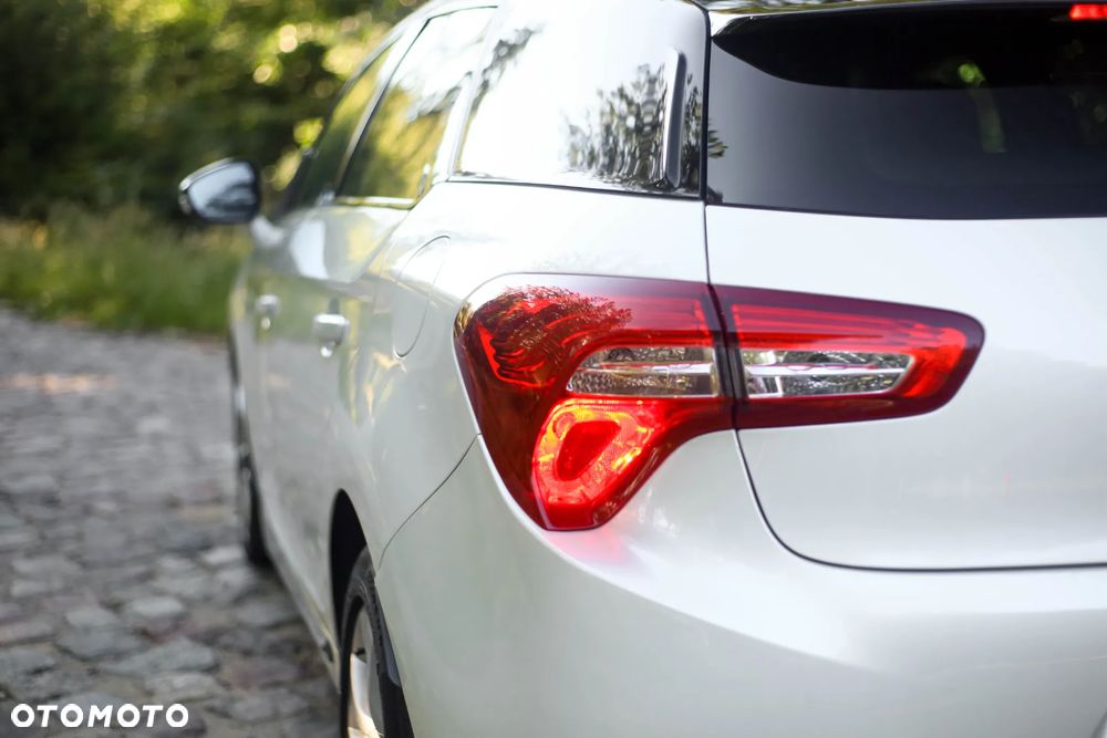 Citroën DS5 2.0 HDi Hybrid4 SoChic MCP - 17