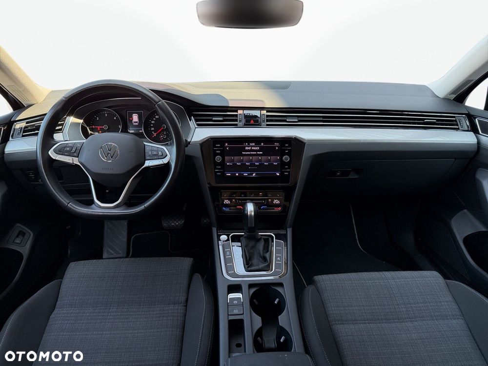 Volkswagen Passat - 36