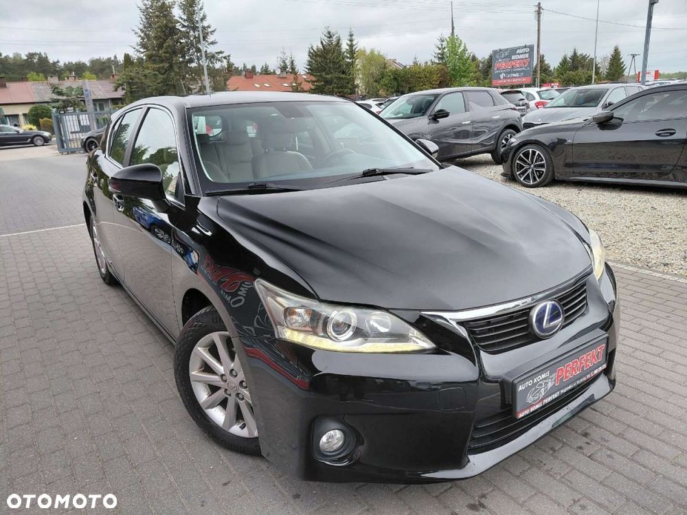 Lexus CT - 4
