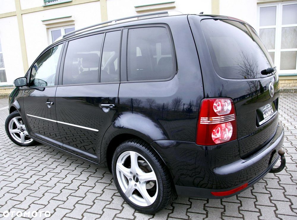 Volkswagen Touran 2.0 TDI Highline - 26