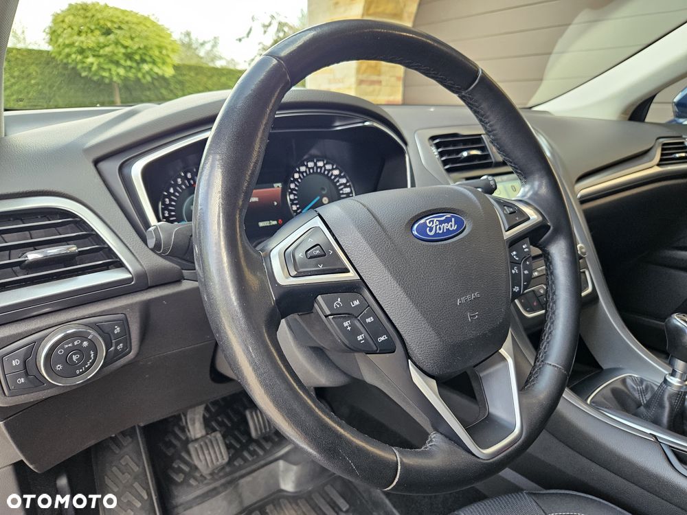 Ford Mondeo - 36