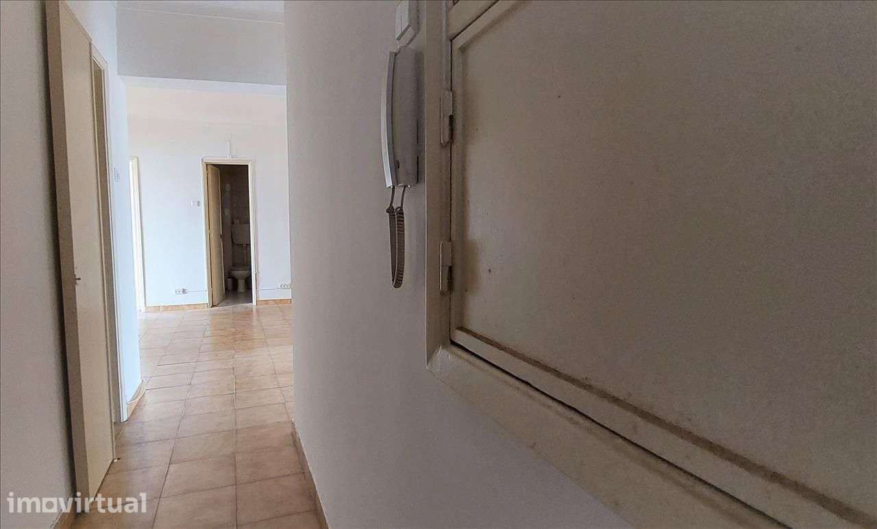 Apartamento T2 na Amadora - Grande imagem: 2/15