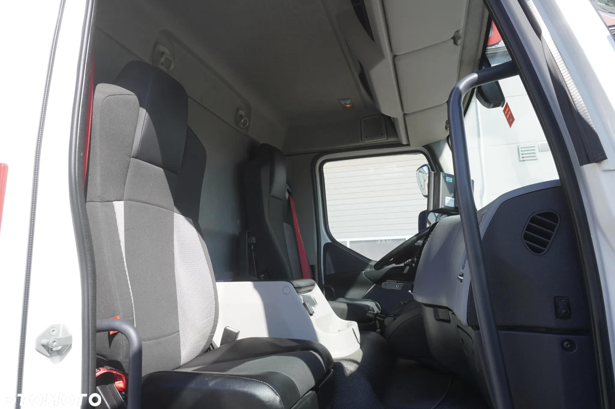 Renault D12.240 / Lamberet / Winda Dhollandia 1500 kg / 130 tys.km !! - 24