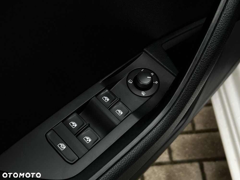 Skoda Superb 2.0 TDI SCR Ambition DSG - 11